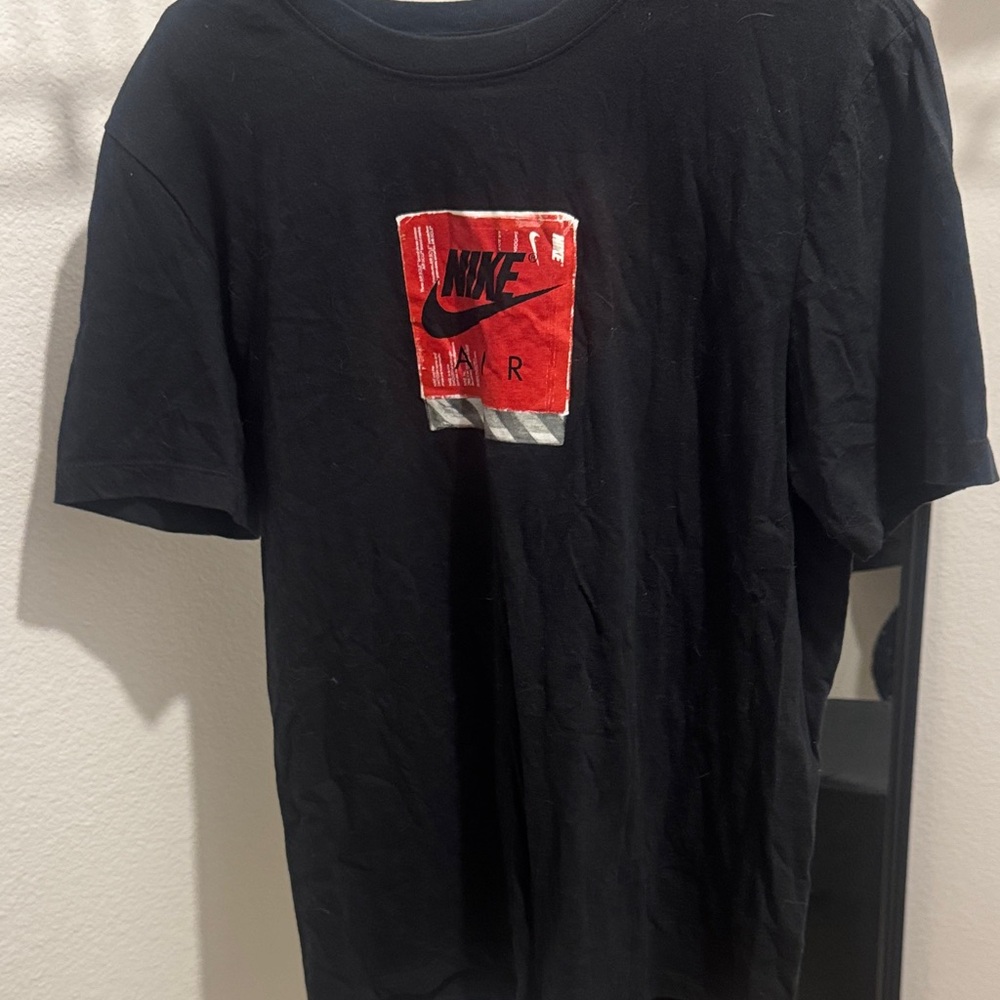 Nike Men's Black and Red Graphic Tee